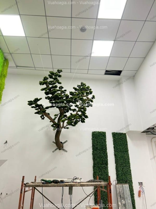 decor cây tùng giả